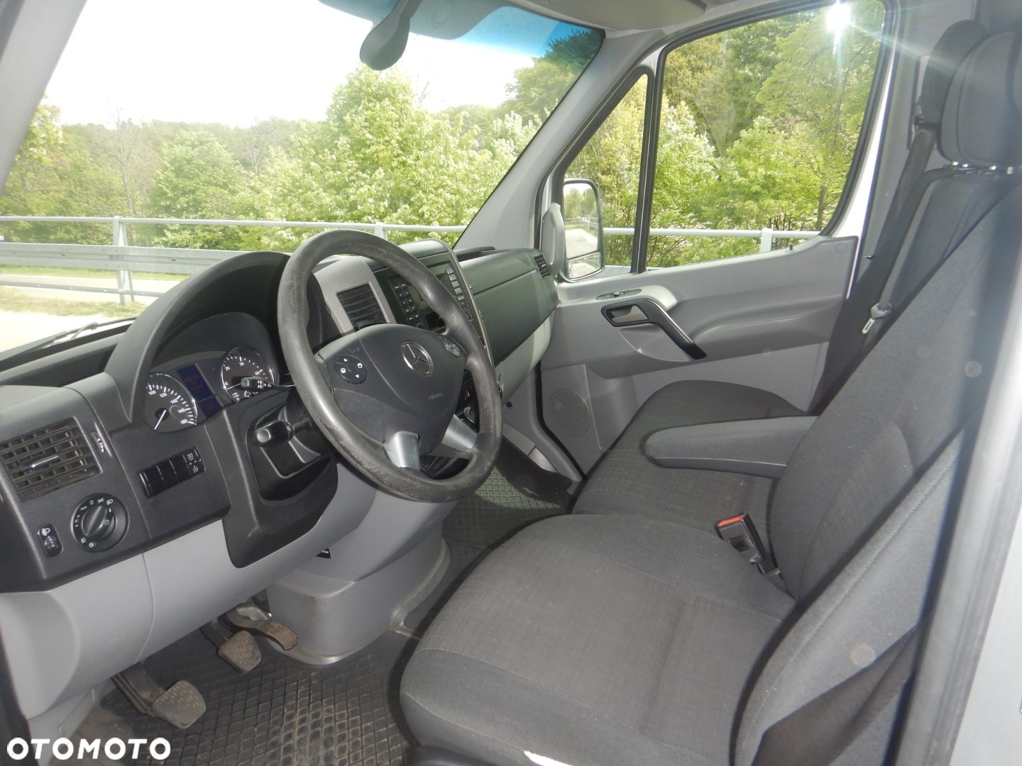 Mercedes-Benz Sprinter - 11