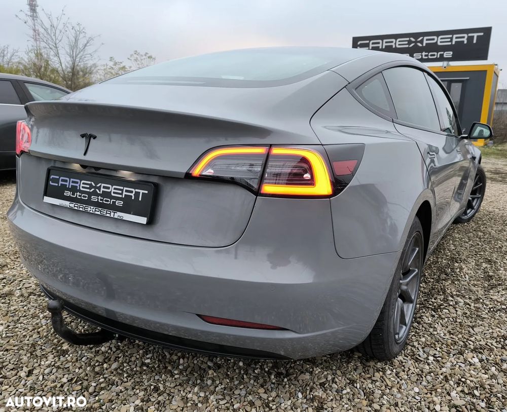 Tesla Model 3 - 11
