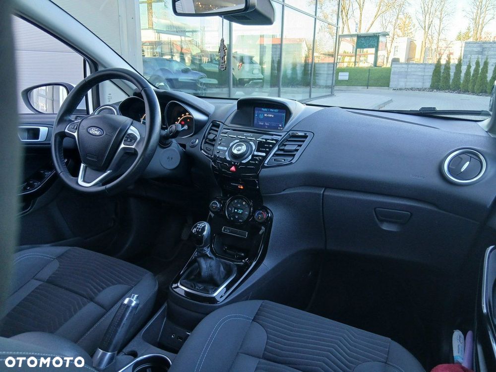Ford Fiesta - 24