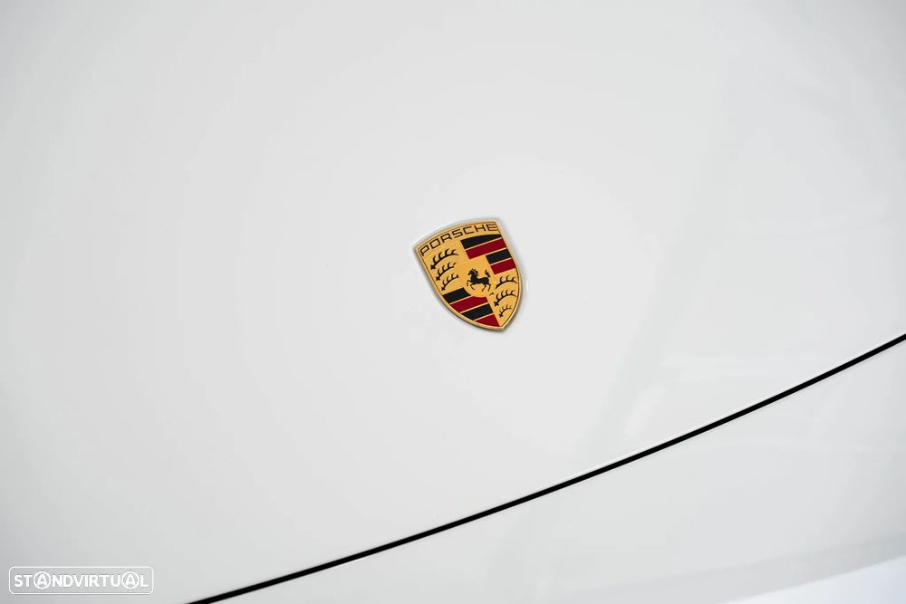 Porsche Taycan Cross Turismo 4 - 17