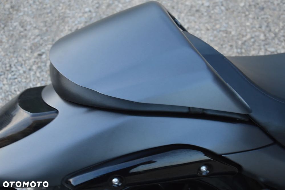 Suzuki Intruder - 8