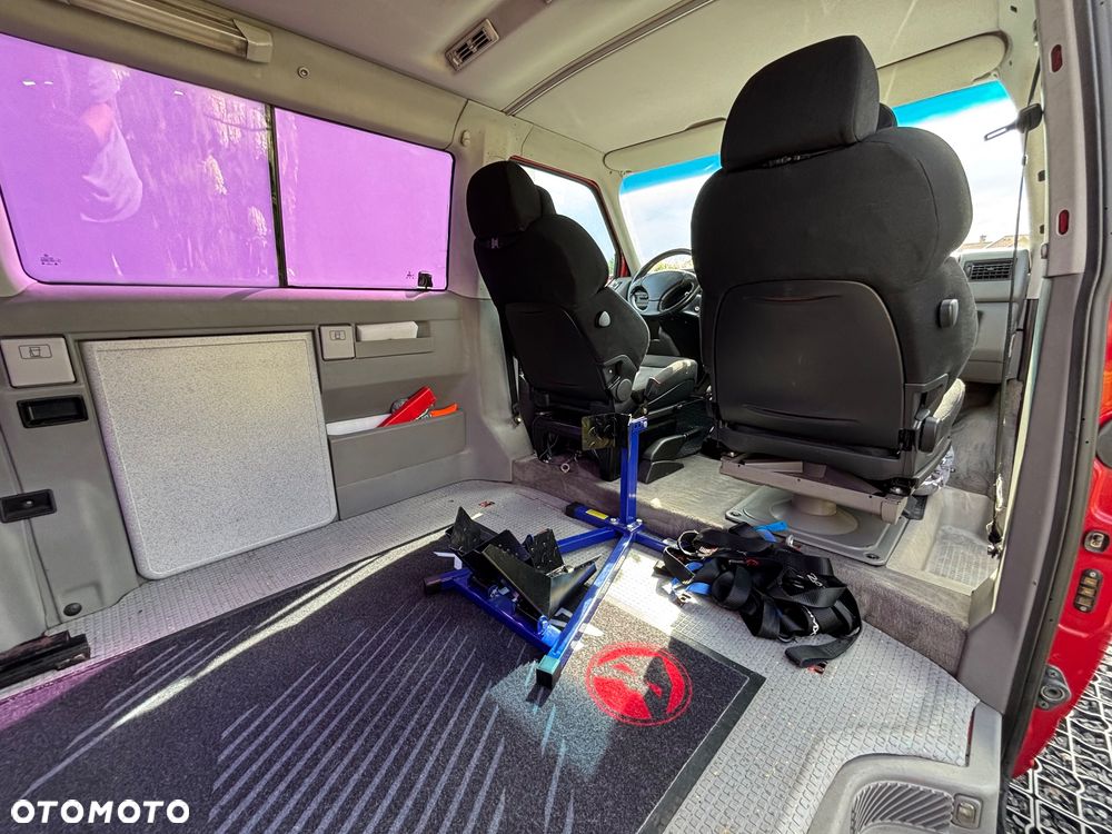 Volkswagen Multivan - 22
