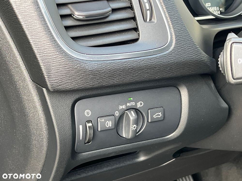 Volvo V40 T3 Drive-E Inscription - 30