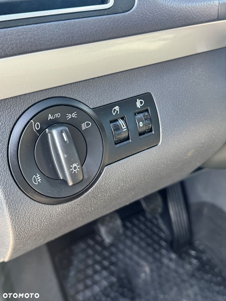 Volkswagen Touran 1.4 TSI Comfortline - 18