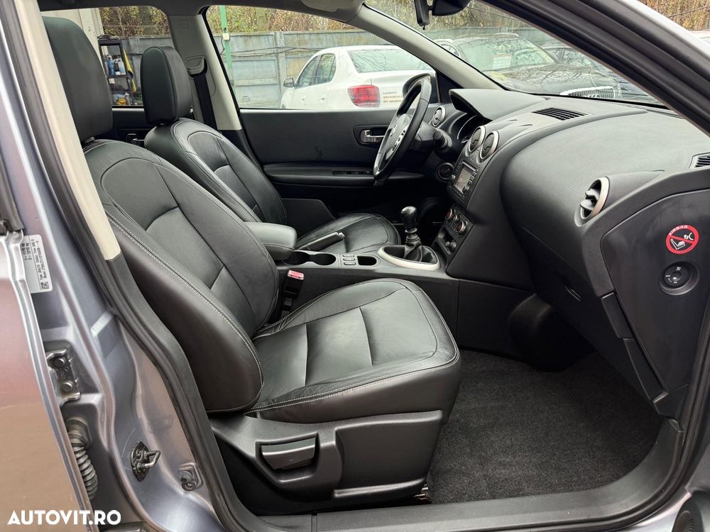 Nissan Qashqai+2 - 25