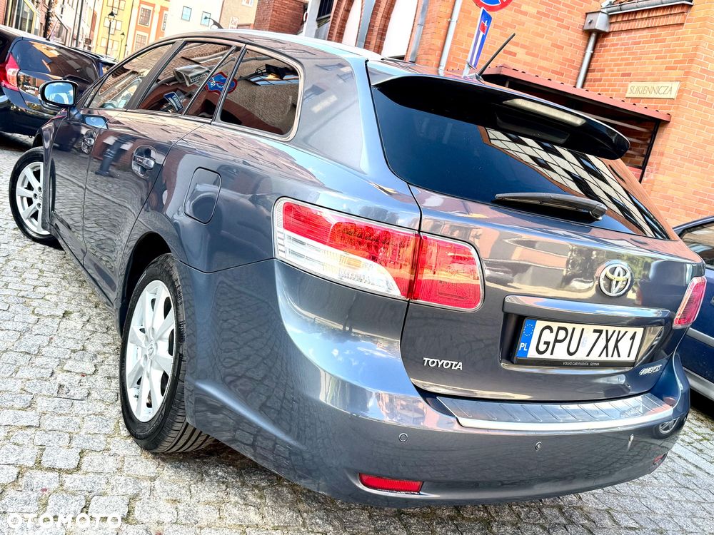 Toyota Avensis 2.0 D-4D Premium - 3