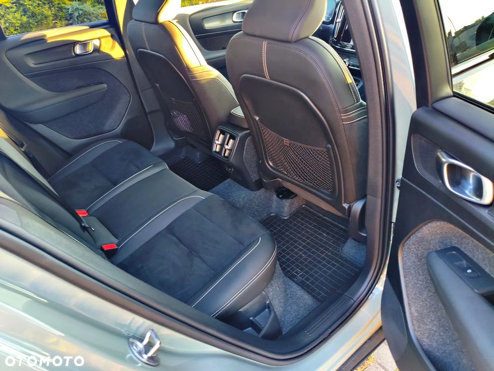 Volvo XC 40 B4 Ultra Black Edition - 8