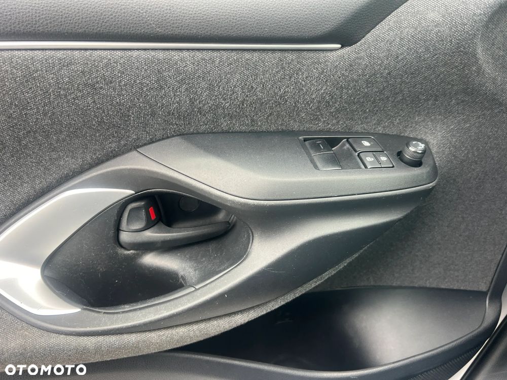 Toyota Yaris Hybrid 100 Premium - 16