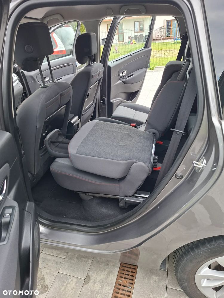 Renault Grand Scenic dCi 110 EDC Paris - 7