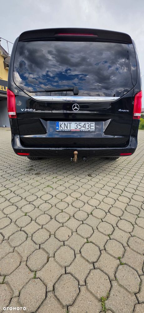 Mercedes-Benz Klasa V - 8