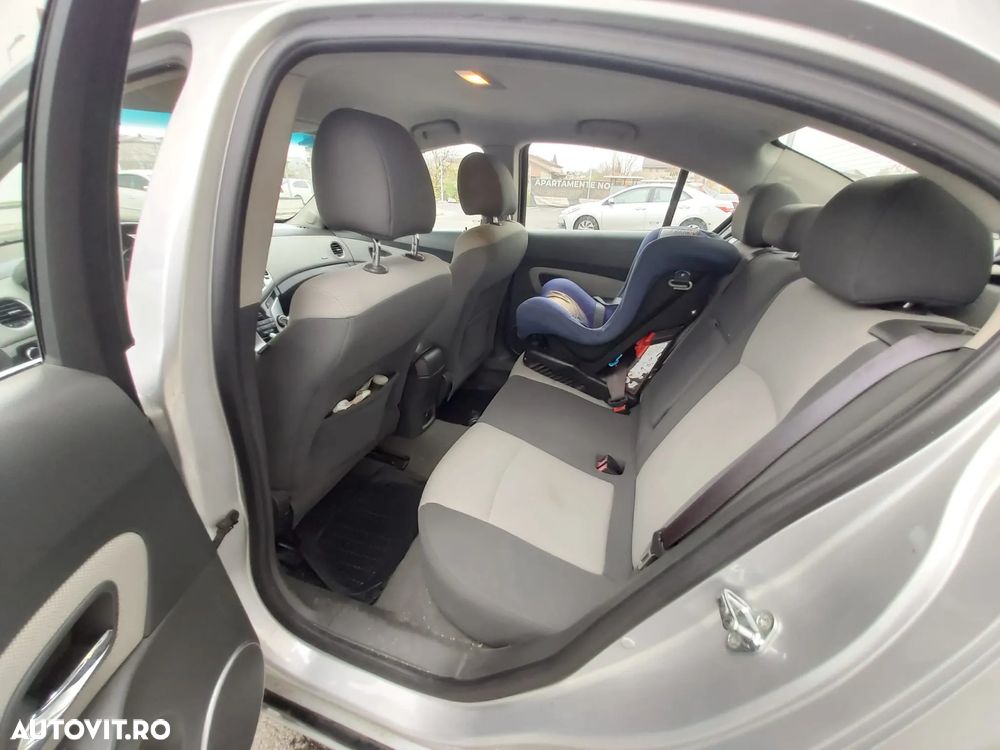 Chevrolet Cruze 1.8 Ecotec LT - 3