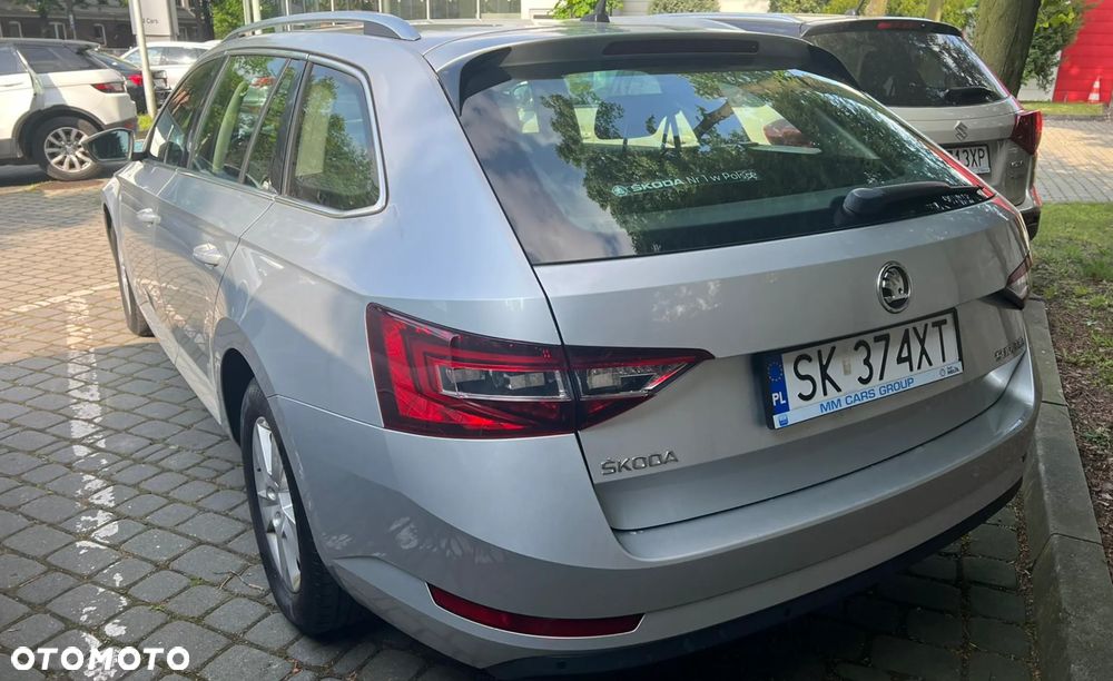 Skoda Superb 2016 photo 5