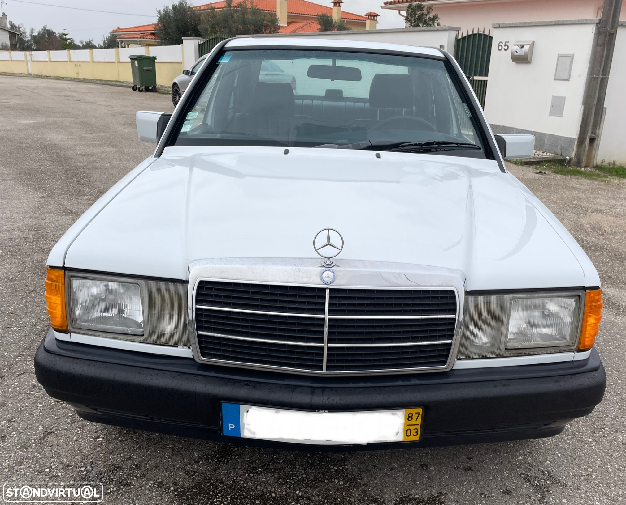 Mercedes-Benz 190 - 8