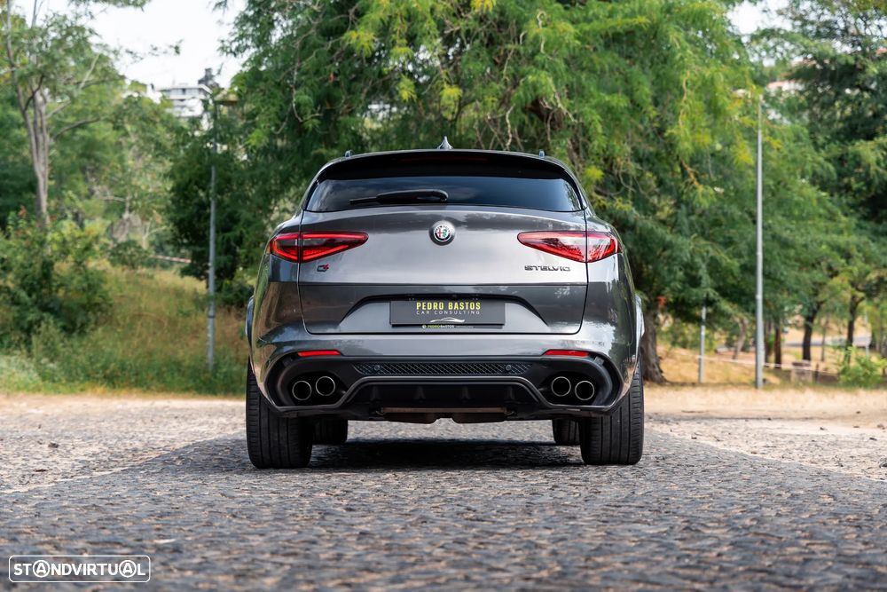 Alfa Romeo Stelvio V6 2.9 Bi-Turbo AT8-Q4 Quadrifoglio - 12
