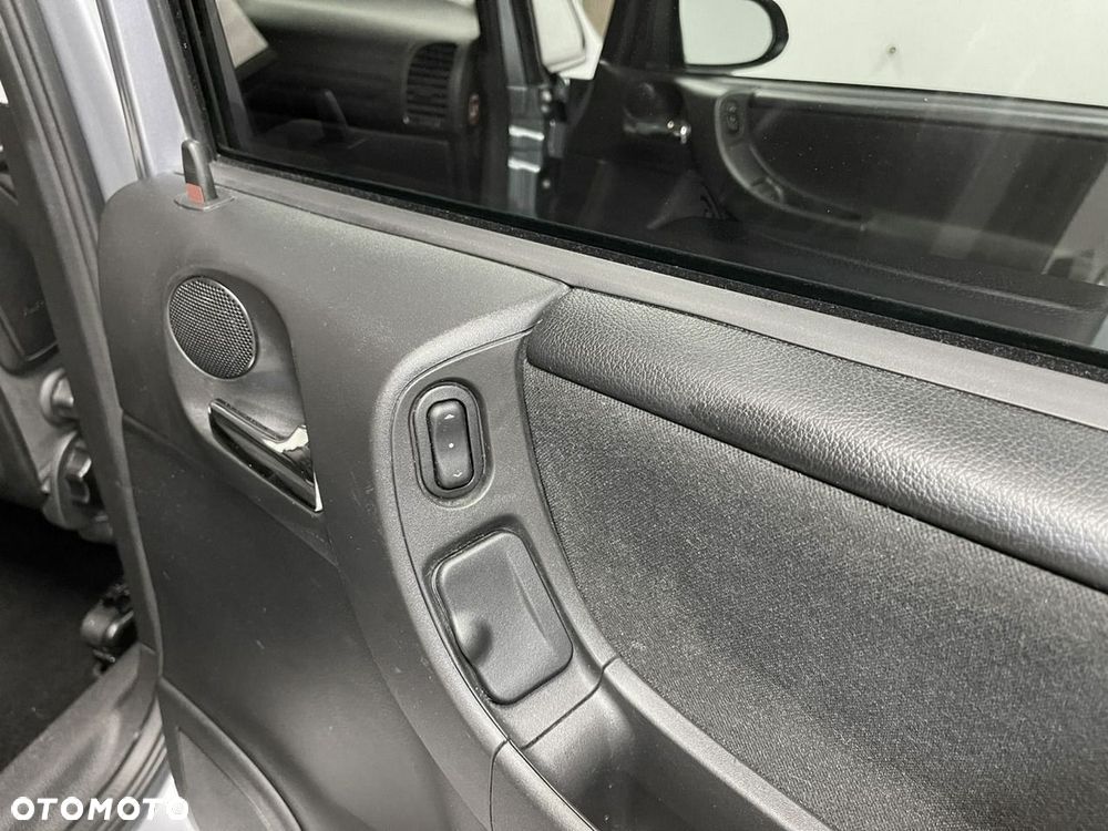 Opel Zafira 1.8 Executive - 27