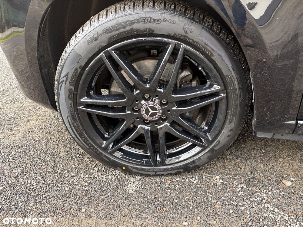 Mercedes-Benz Klasa V 300 d extralang 4Matic 9G-TRONIC Edition Edition 2023 - 22