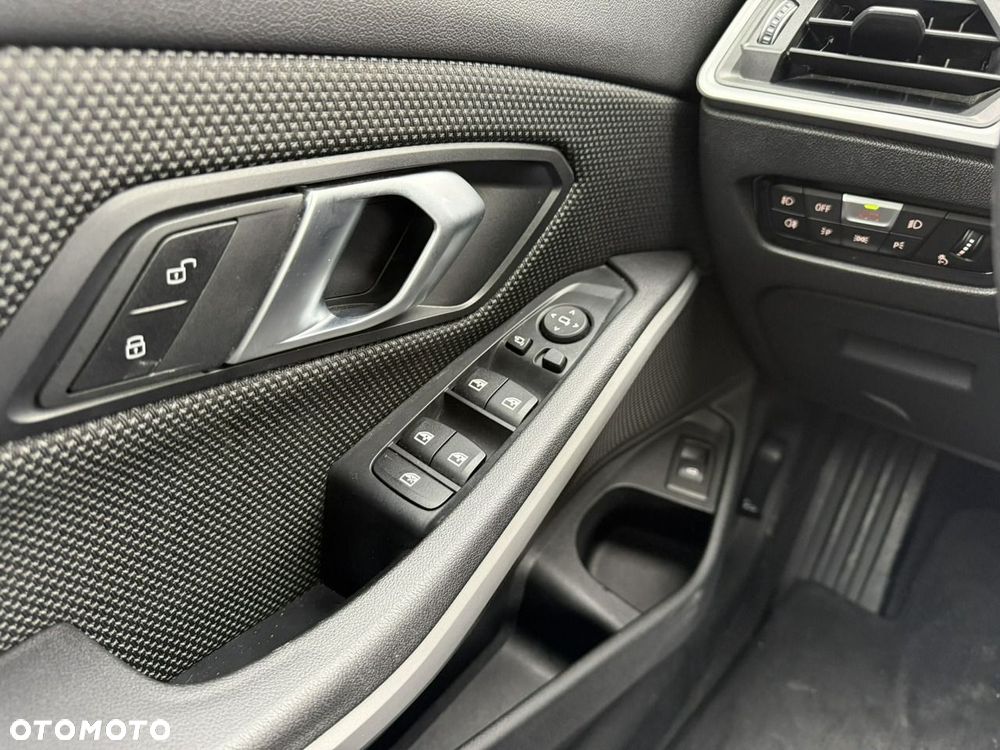 BMW Seria 3 - 18