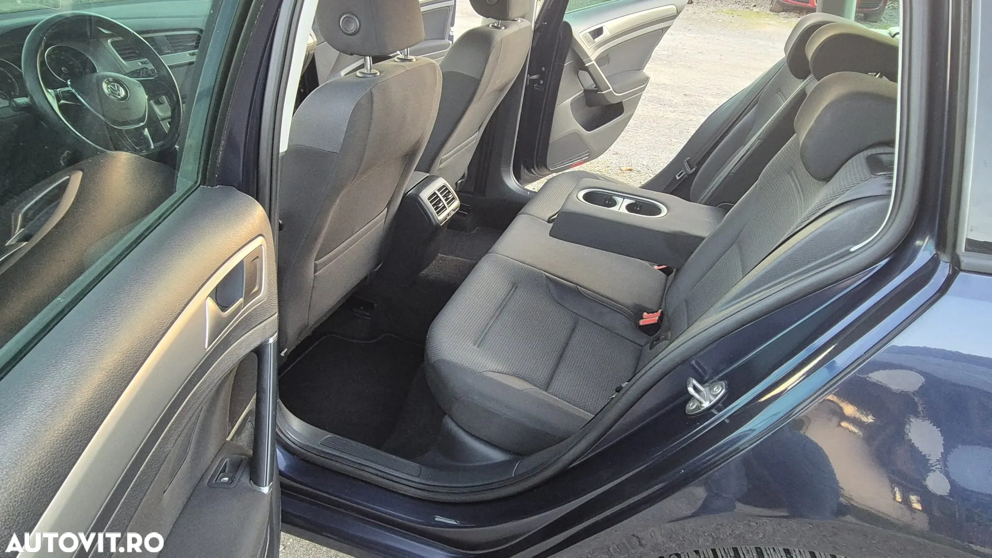 Volkswagen Golf 1.6 TDI BlueMotion Technology Comfortline - 8