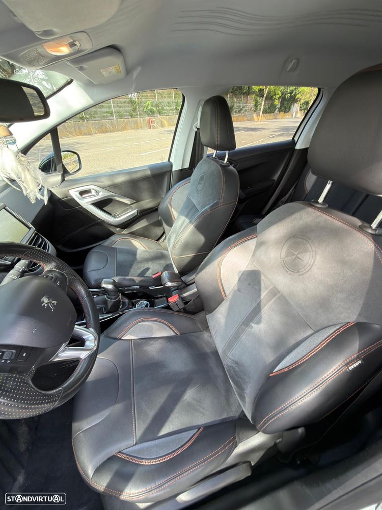 Peugeot 2008 1.2 PureTech Allure - 16