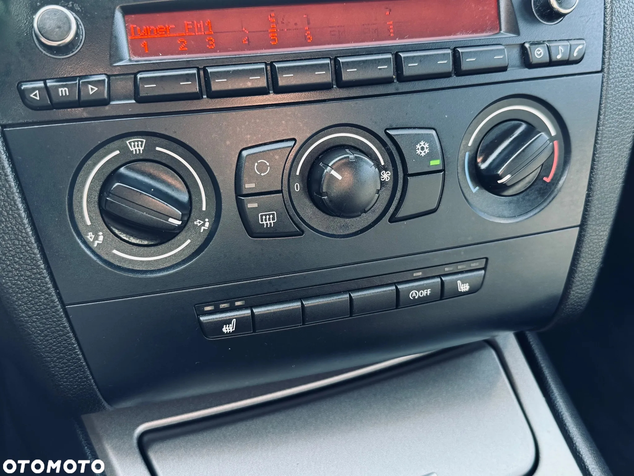 BMW Seria 1 116i - 24