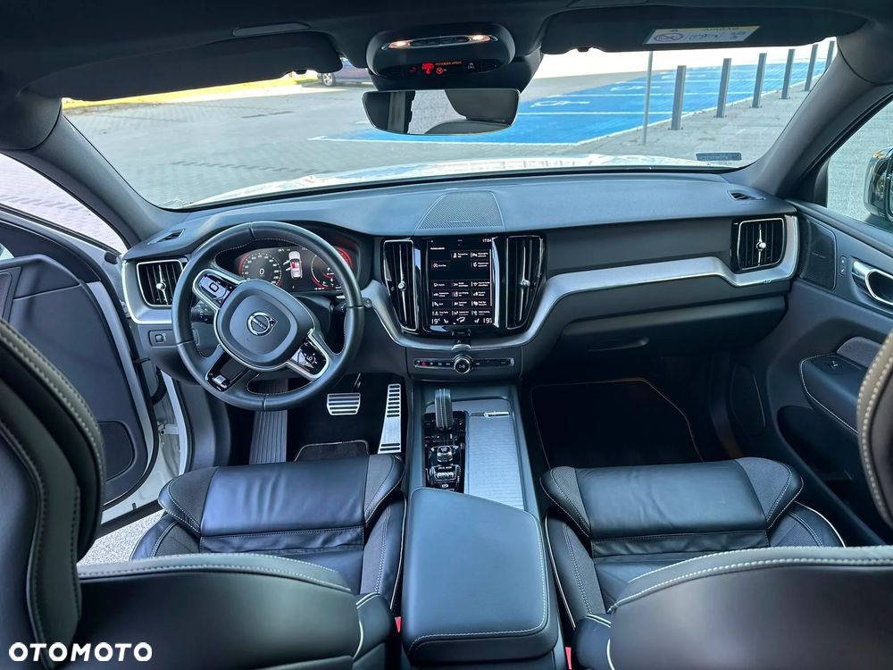 Volvo XC 60 B4 D AWD R-Design - 18