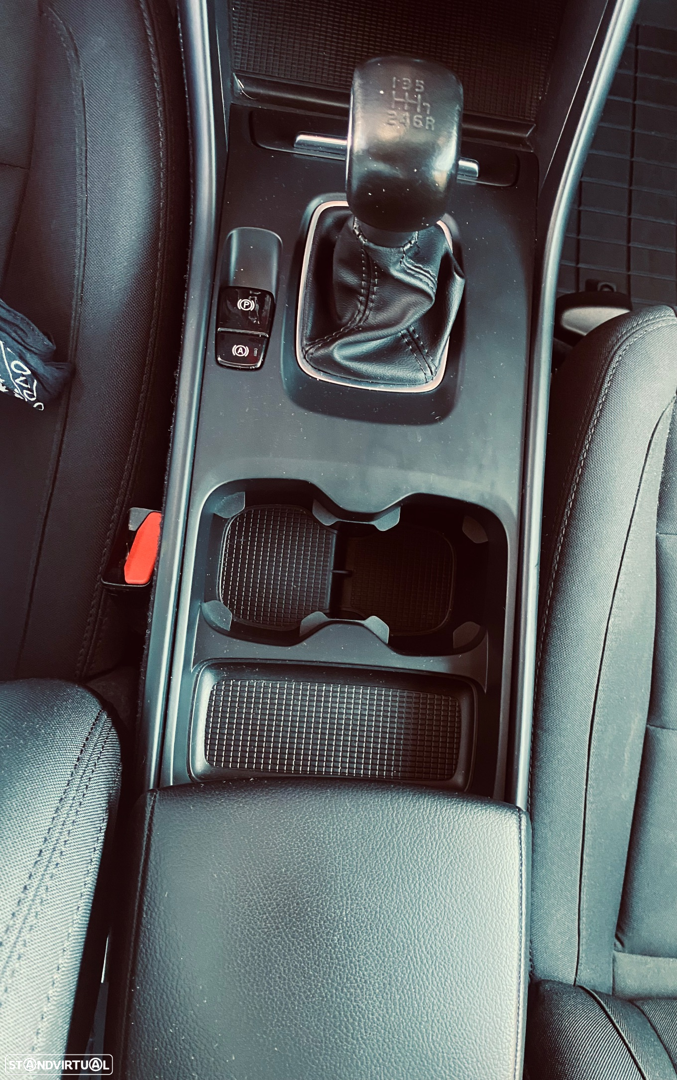 Volvo XC 40 1.5 T2 Momentum Plus - 11