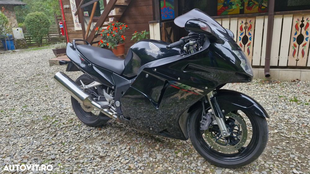 Honda CBR 1100XX Super Blackbird - 4