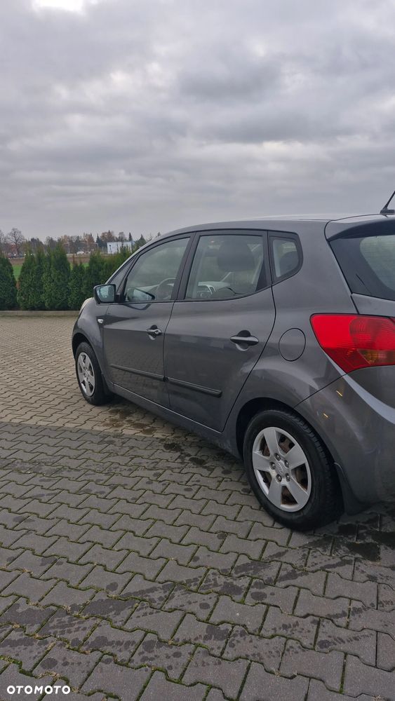 Kia Venga - 15