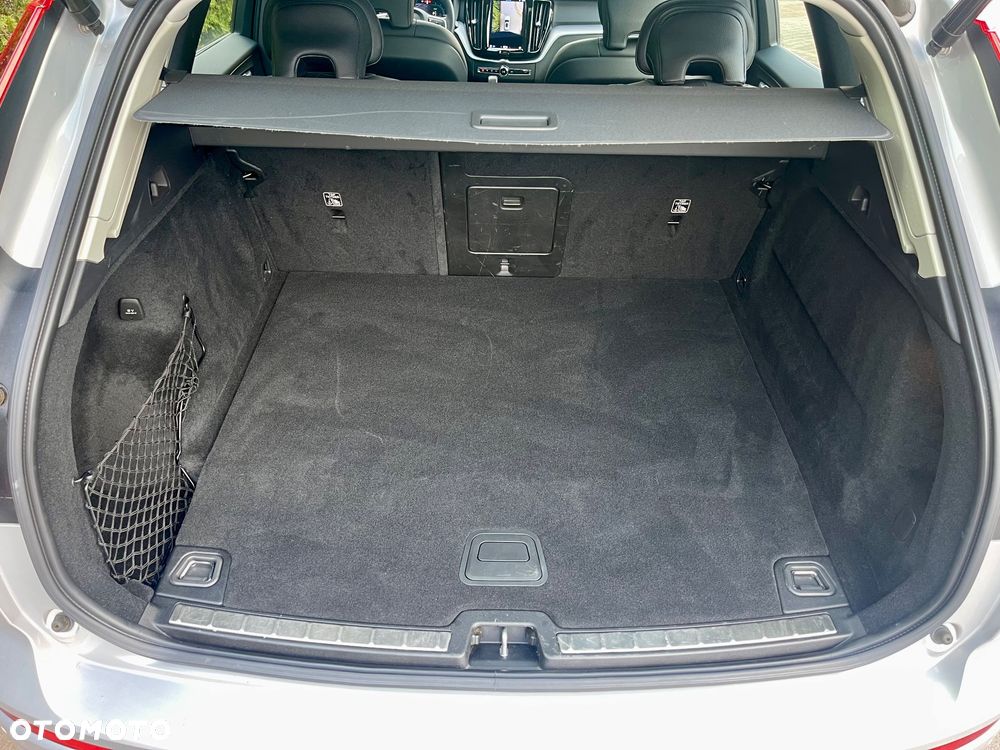 Volvo XC 60 T6 Plug-In Hybrid AWD Inscription - 29