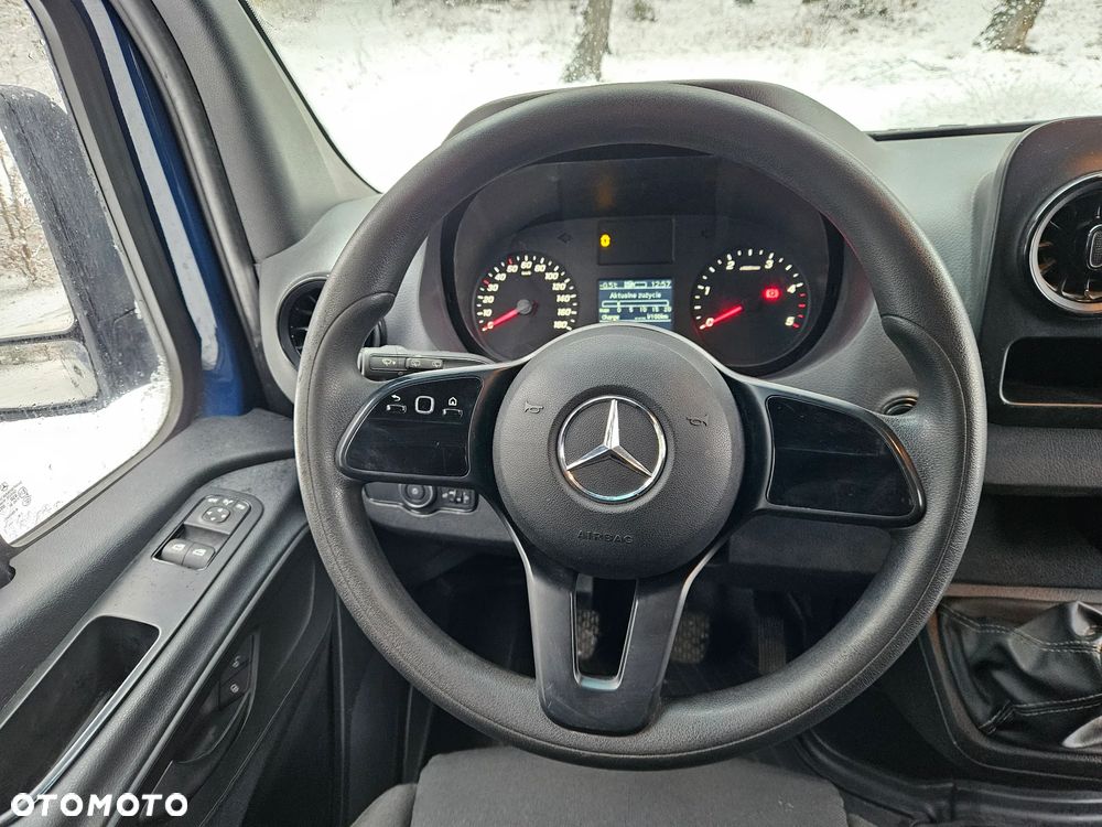 Mercedes-Benz Sprinter - 20