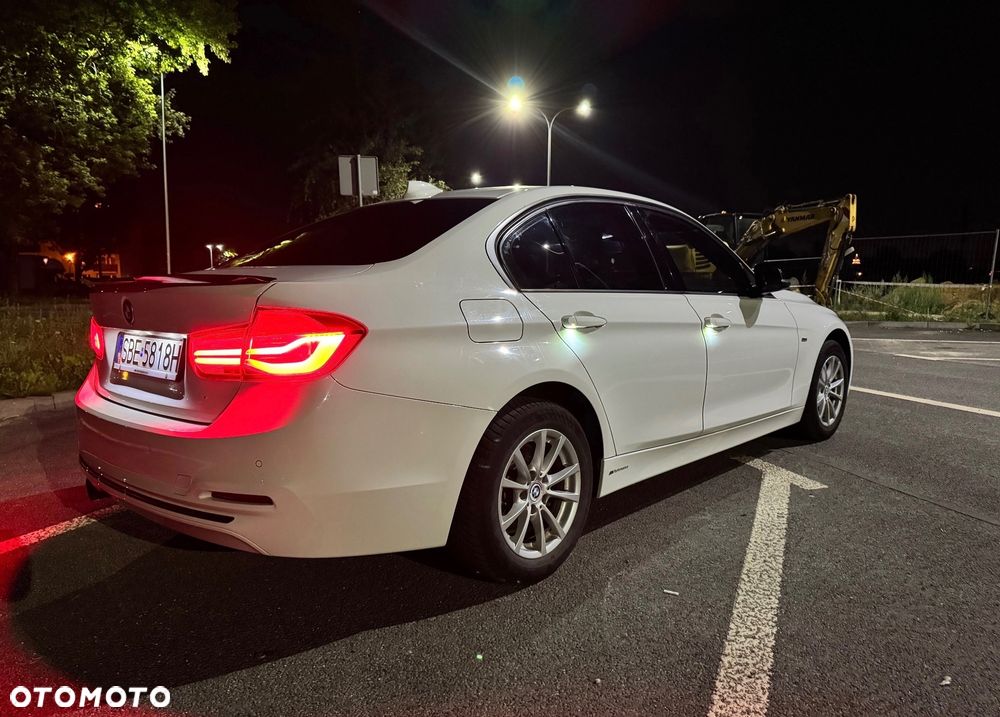 BMW Seria 3 320i Sport Line - 7