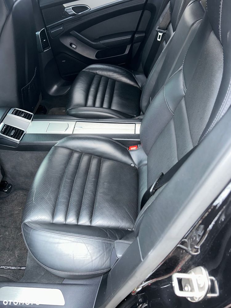 Porsche Panamera 4S PDK - 9
