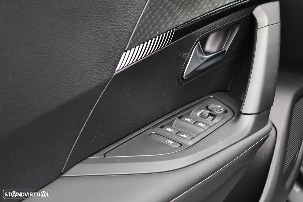Peugeot e-2008 54 kWh Allure - 18
