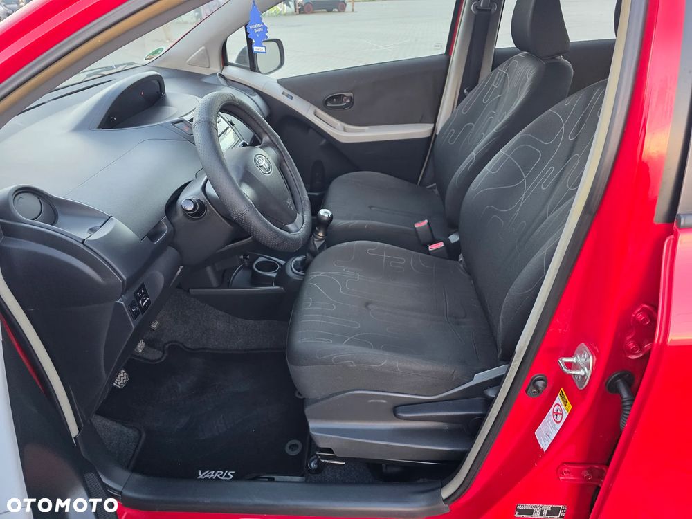 Toyota Yaris - 15