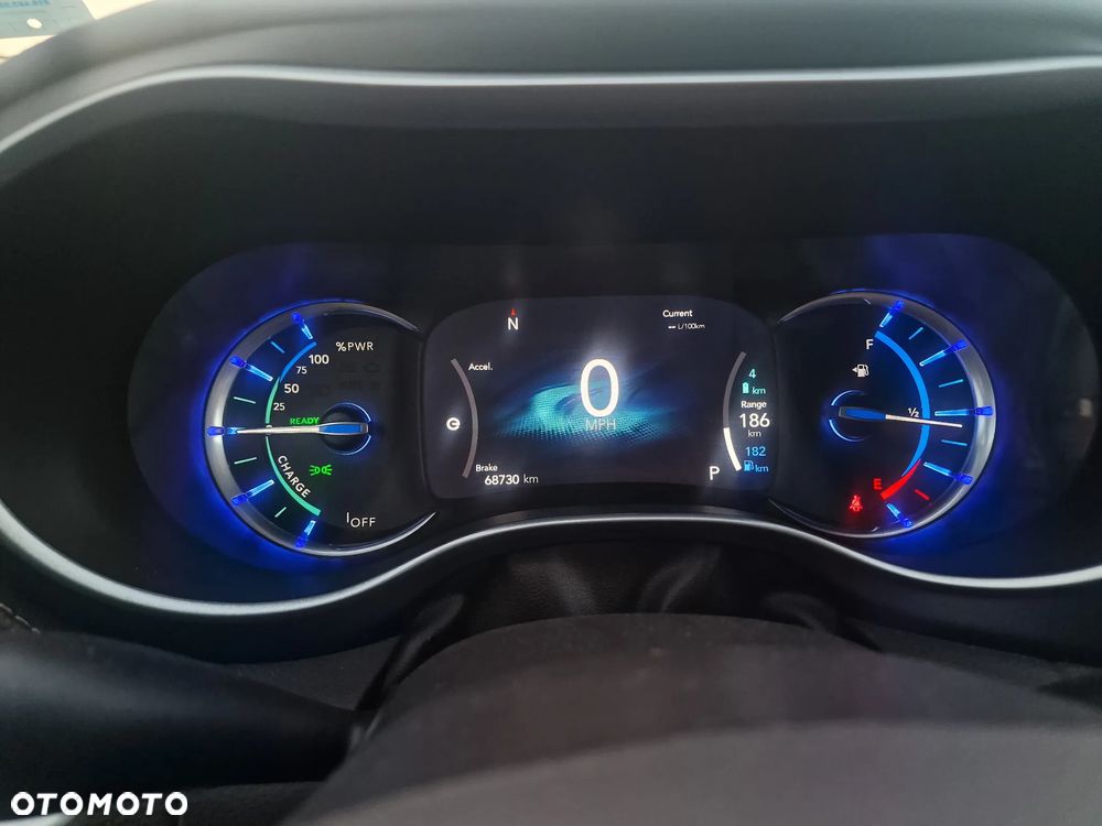 Chrysler Pacifica - 27