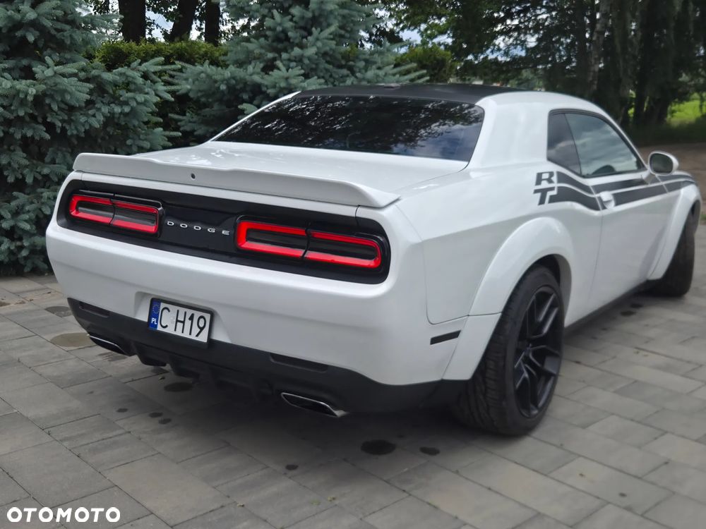 Dodge Challenger 5.7 R/T - 8