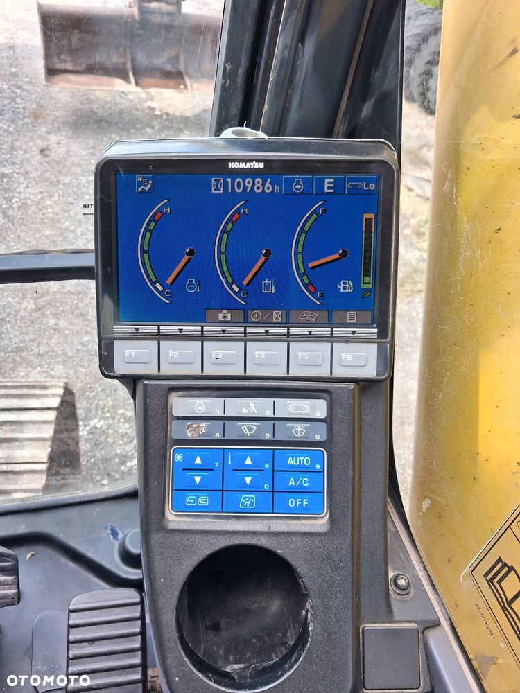 Komatsu PC210LC-8 - 5