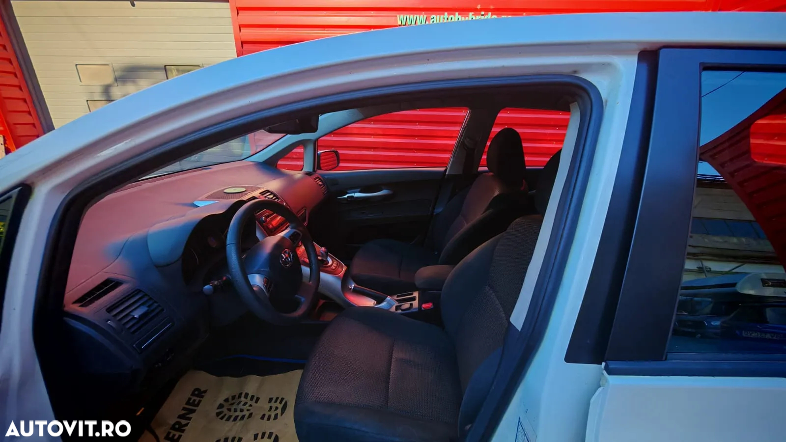 Toyota Auris 1.8 Hybrid Life - 15