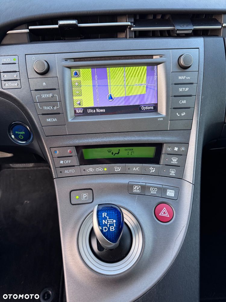 Toyota Prius (Hybrid) Executive - 10