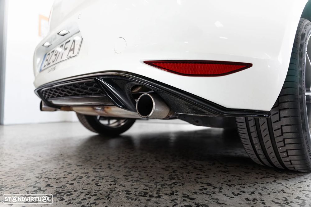 VW Golf GTI Performance BlueMotion DSG - 30