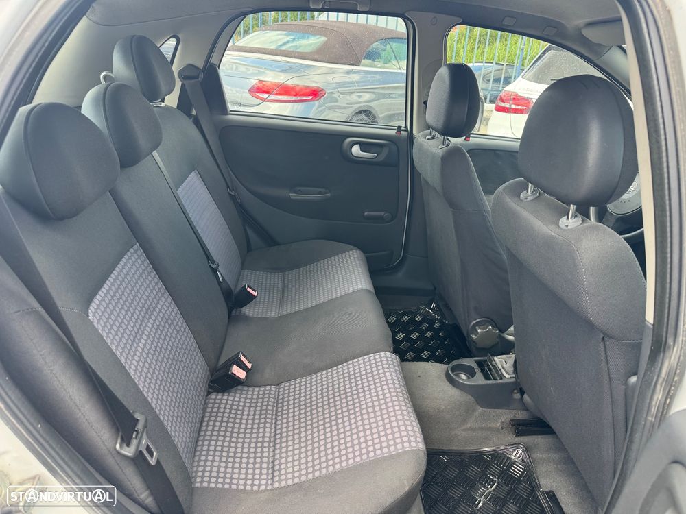 Opel Corsa 1.3 CDTi First - 28