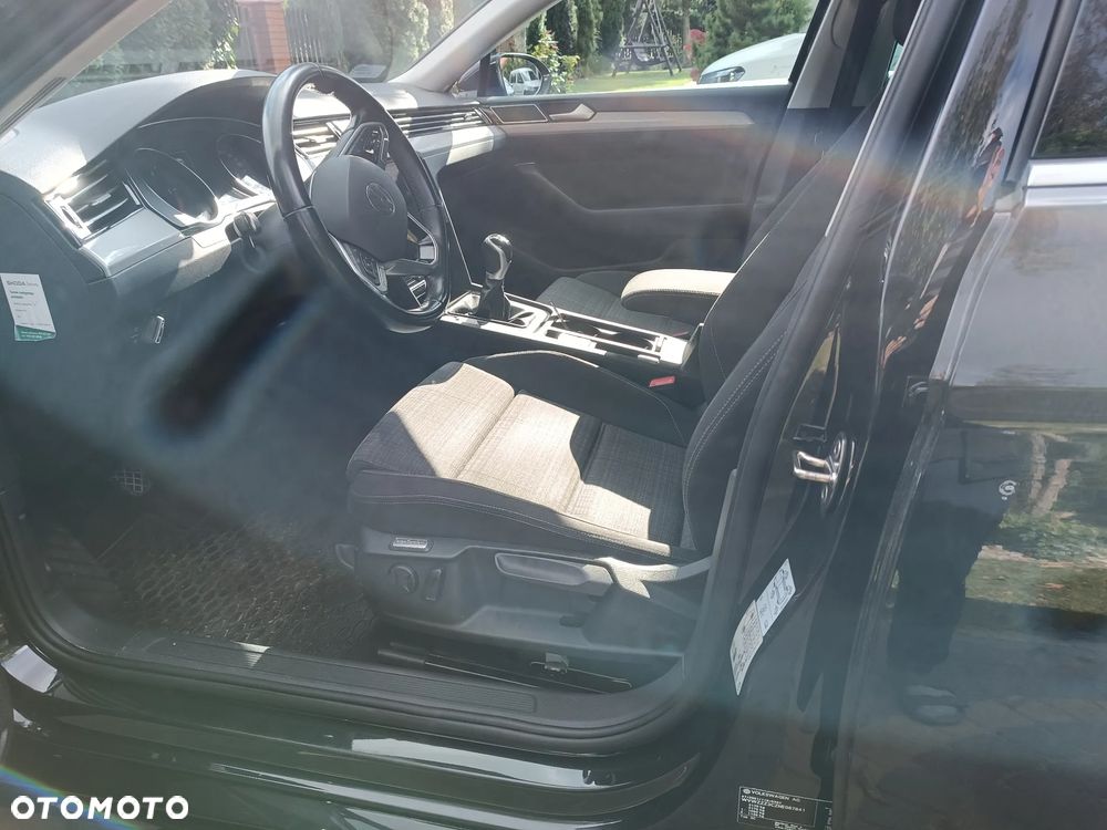 Volkswagen Passat 2.0 TDI EVO Business - 19