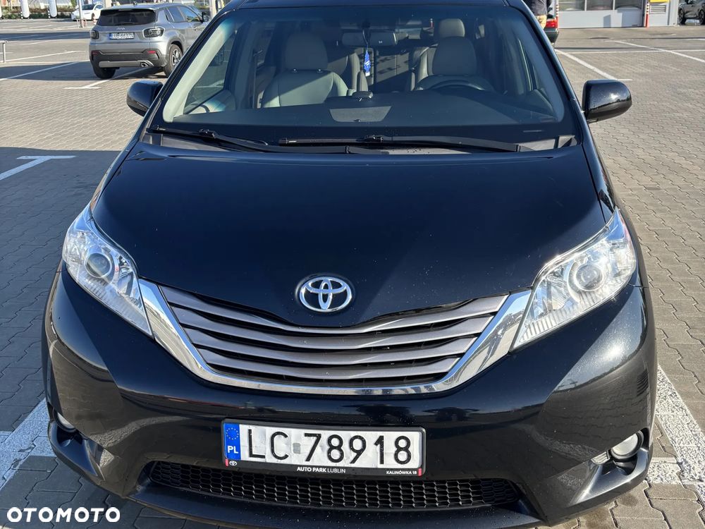 Toyota Sienna 3.5 V6 - 1