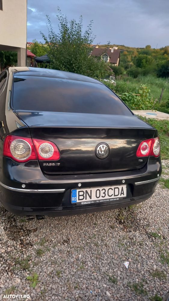 Volkswagen Passat 2.0 TDI Trendline DPF - 8