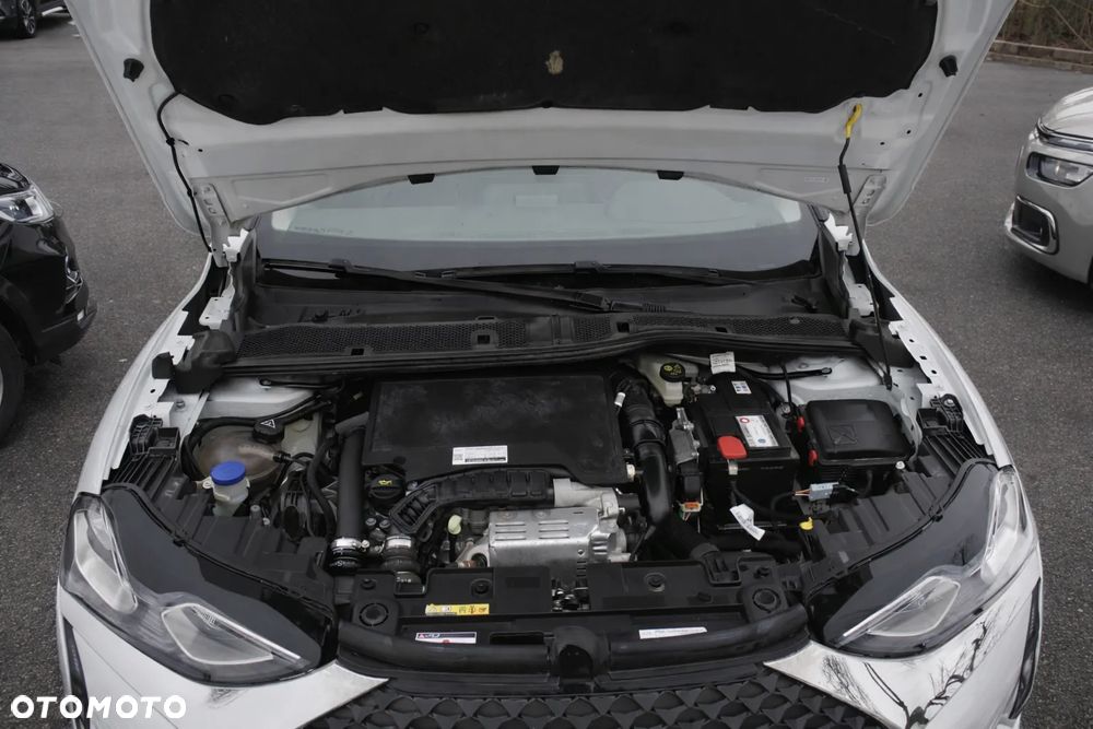 DS Automobiles DS 3 Crossback 1.2 PureTech Performance Line + - 30