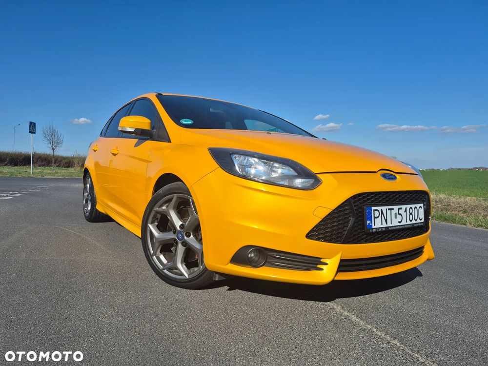 Ford Focus 2.0 EcoBoost ST mit Leder-Exclusiv-Paket - 1