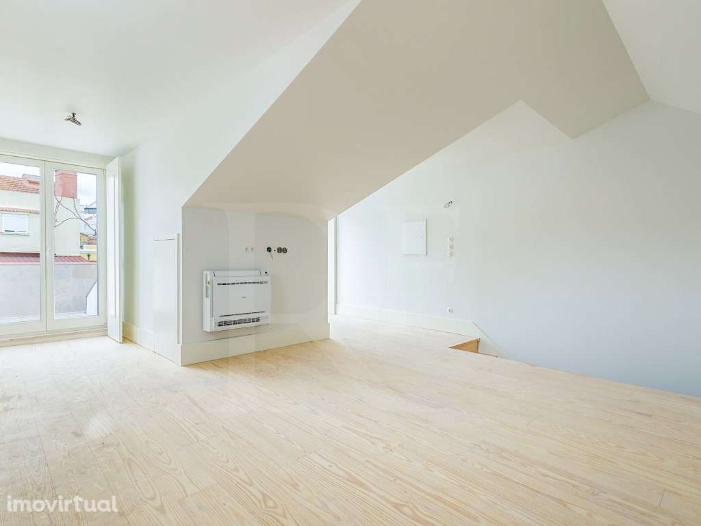 Penthouse T3 duplex com terraço e vistas sobre Lisboa - Grande imagem: 5/23