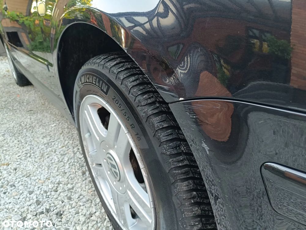 Volkswagen Passat - 25