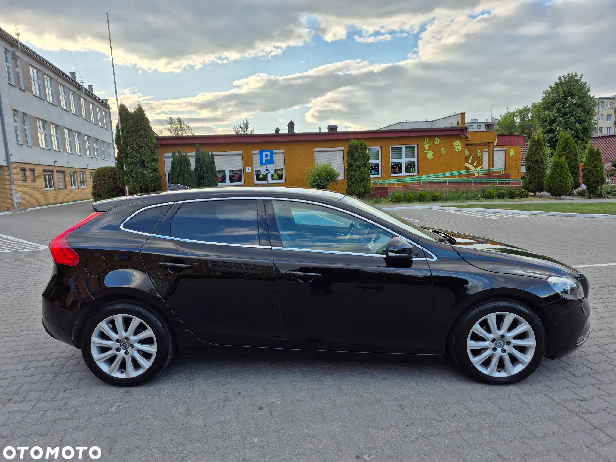 Volvo V40 D2 Drive-E Summum - 11