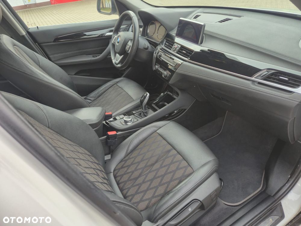 BMW X1 xDrive18d xLine - 14